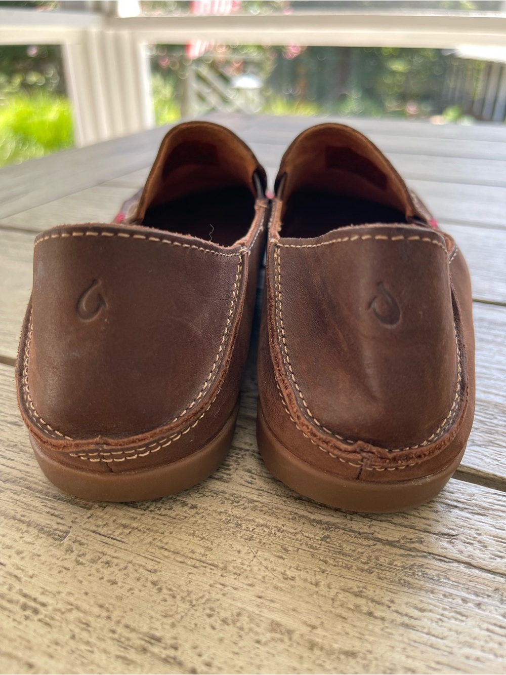 OluKai Women’s Brown Leather Slip-On Loafers with Embossed Detail Size 8 - Picture 3 of 9